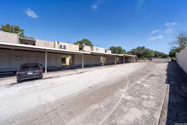 9915 Powhatan Dr Apt B4, San Antonio, TX 78230
