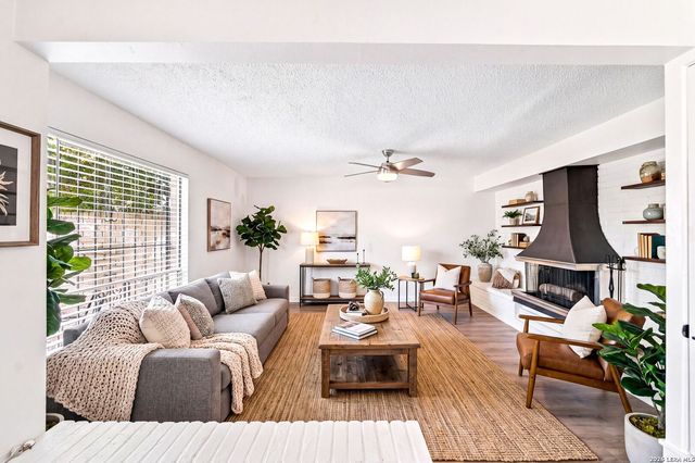 9915 Powhatan Dr Apt B4, San Antonio, TX 78230