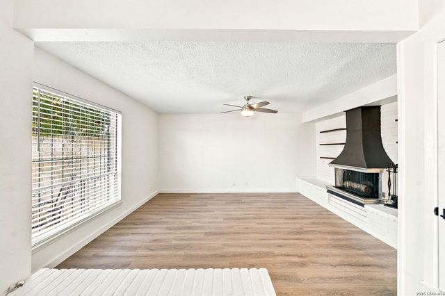9915 Powhatan Dr Apt B4, San Antonio, TX 78230