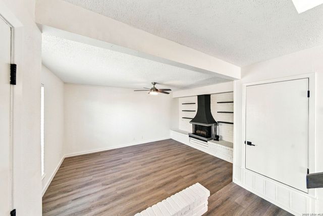 9915 Powhatan Dr Apt B4, San Antonio, TX 78230