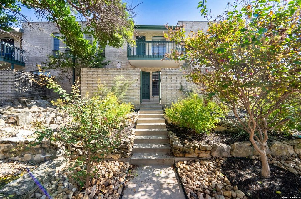 9915 Powhatan Dr Apt B4, San Antonio, TX 78230