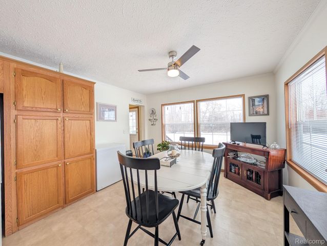 11242 Nearbrook Court, Green Oak Township, MI 48178