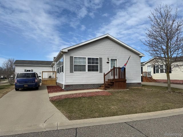 11242 Nearbrook Court, Green Oak Township, MI 48178