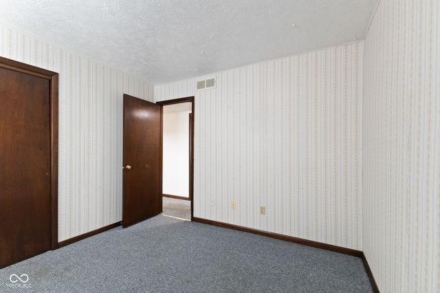 6616 S Lawndale Avenue, Indianapolis, IN 46221