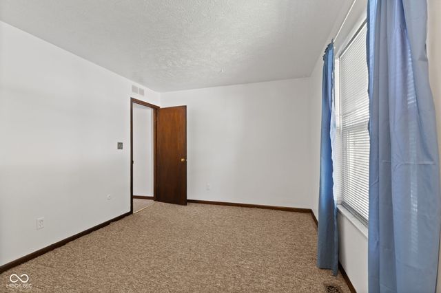 6616 S Lawndale Avenue, Indianapolis, IN 46221