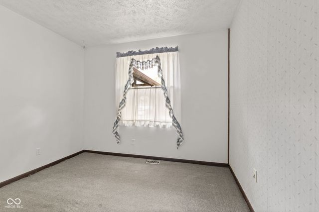 6616 S Lawndale Avenue, Indianapolis, IN 46221