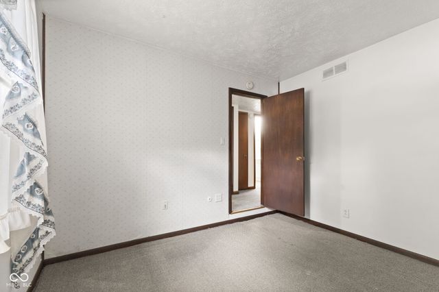 6616 S Lawndale Avenue, Indianapolis, IN 46221