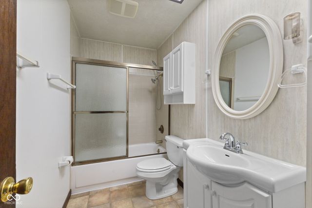 6616 S Lawndale Avenue, Indianapolis, IN 46221