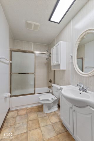 6616 S Lawndale Avenue, Indianapolis, IN 46221