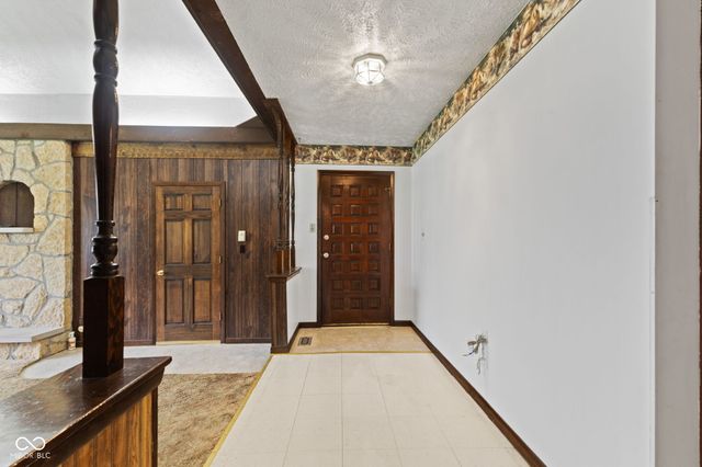 6616 S Lawndale Avenue, Indianapolis, IN 46221