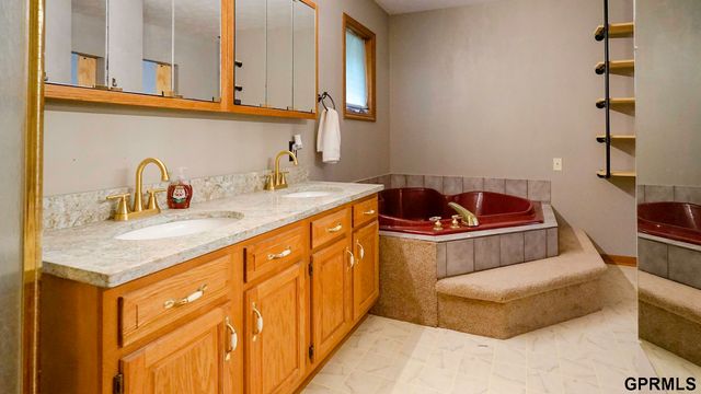 12075 Waldon Circle, Council Bluffs, IA 51503