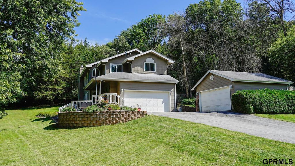 12075 Waldon Circle, Council Bluffs, IA 51503