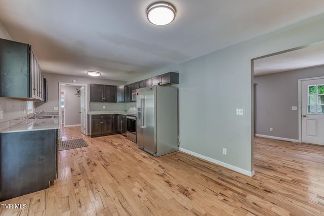 355 Robinson Hollow Lane, Mountain City, TN 37683