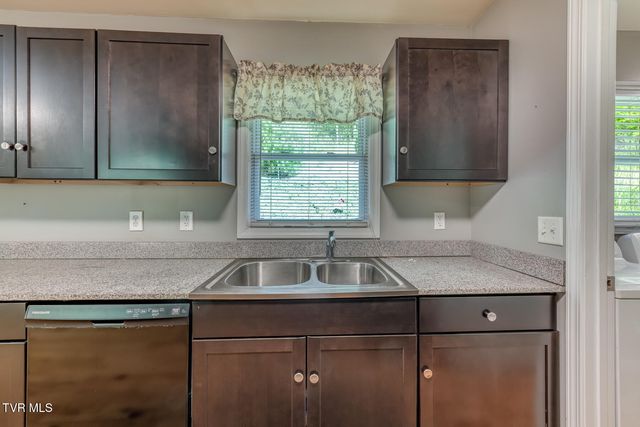 355 Robinson Hollow Lane, Mountain City, TN 37683