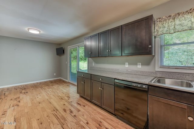 355 Robinson Hollow Lane, Mountain City, TN 37683