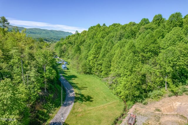 355 Robinson Hollow Lane, Mountain City, TN 37683