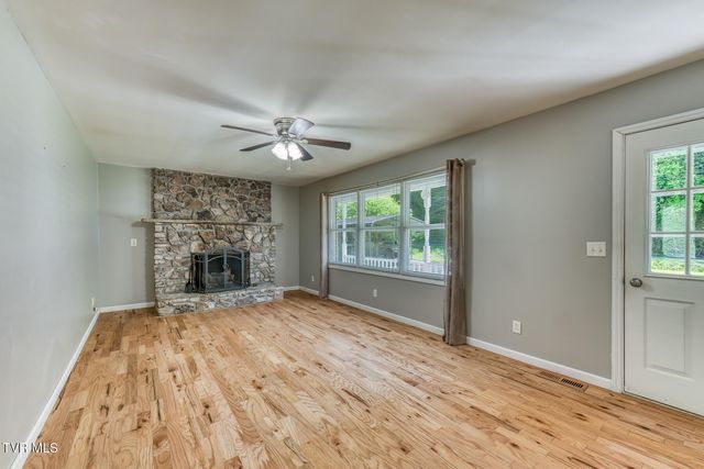 355 Robinson Hollow Lane, Mountain City, TN 37683