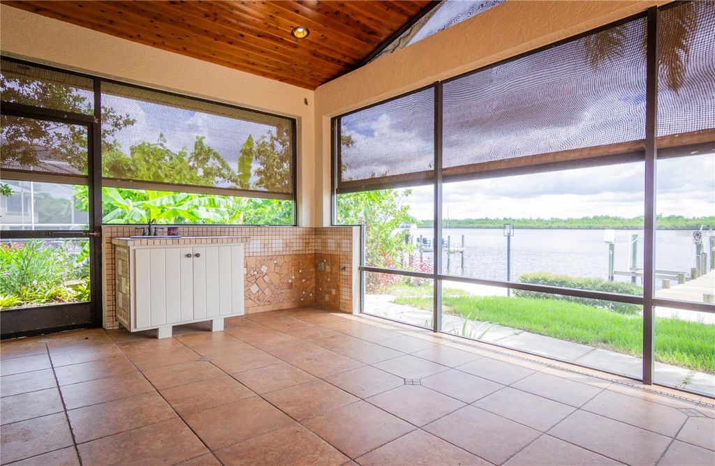 Image 14 of property listing at 3656 PEACE RIVER DRIVE, Punta Gorda, FL 33983
