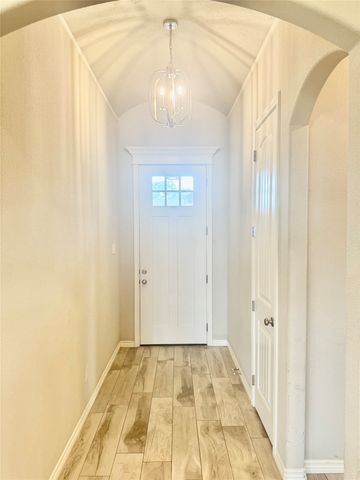 3325 Arrow Creek Drive, Granbury, TX 76049