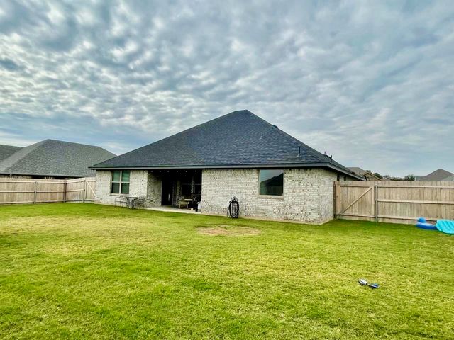 3325 Arrow Creek Drive, Granbury, TX 76049