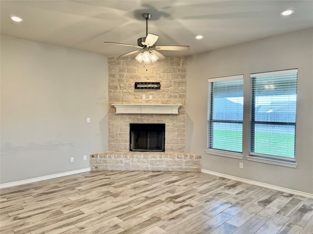 3325 Arrow Creek Drive, Granbury, TX 76049
