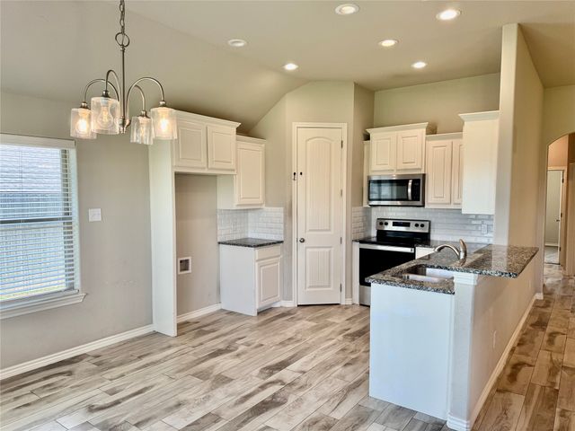 3325 Arrow Creek Drive, Granbury, TX 76049