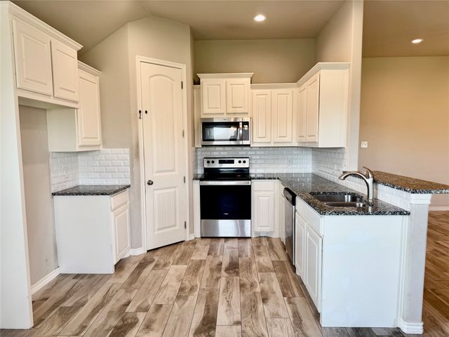 3325 Arrow Creek Drive, Granbury, TX 76049