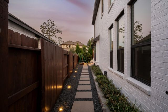 545 Timber Voyage Court, Conroe, TX 77304