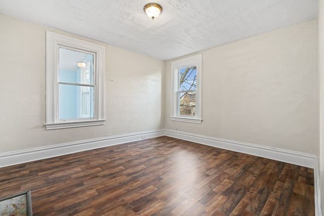 3 E McIntyre, Perry Hilltop, PA 15214