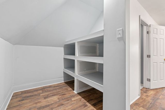 3 E McIntyre, Perry Hilltop, PA 15214