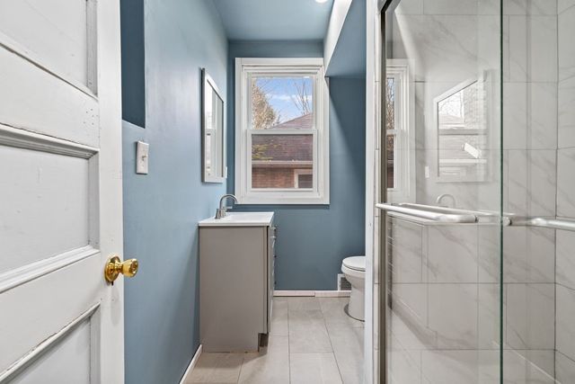 3 E McIntyre, Perry Hilltop, PA 15214