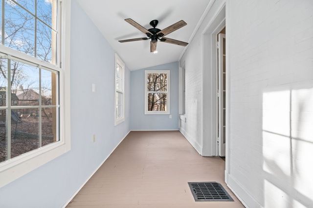 3 E McIntyre, Perry Hilltop, PA 15214