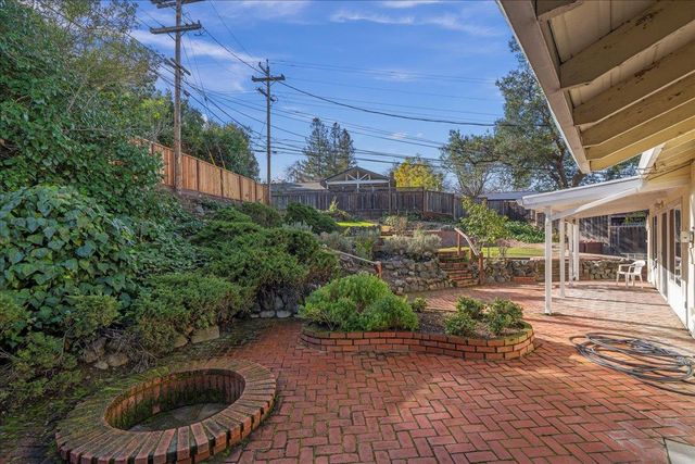 2250 Blossom Crest Way, San Jose, CA 95124