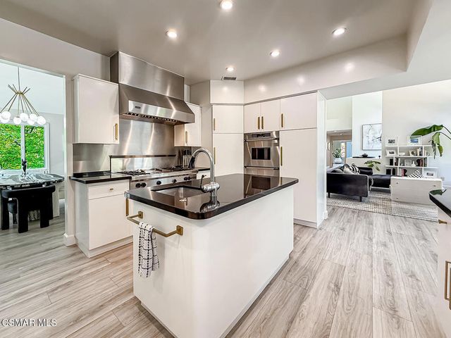 2471 La Granada Drive, Thousand Oaks, CA 91362