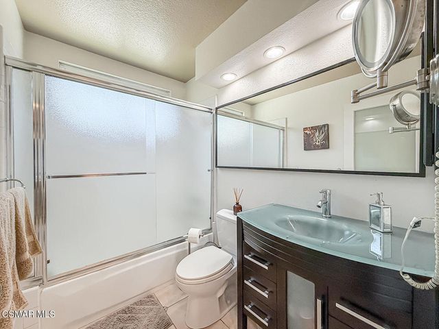 2471 La Granada Drive, Thousand Oaks, CA 91362