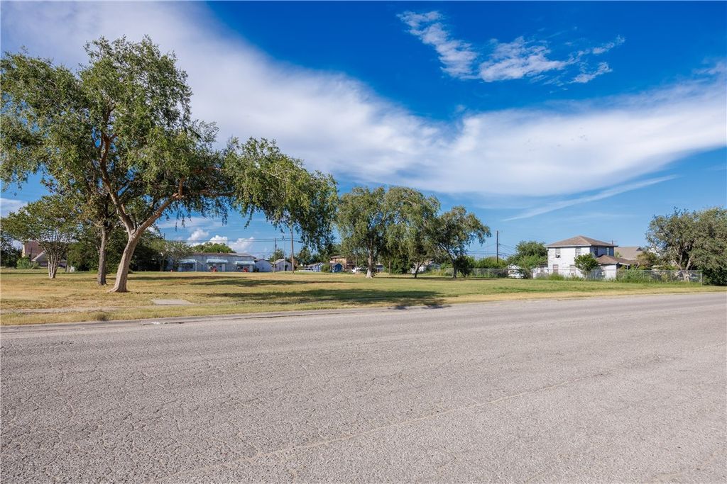 0 Main Ave W, Robstown, TX 78380