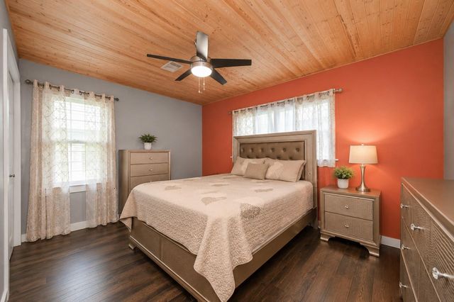 711 Kalmer Street, Pasadena, TX 77502