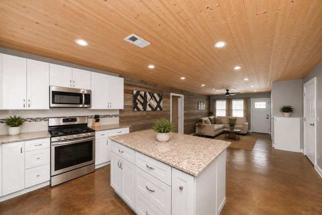 711 Kalmer Street, Pasadena, TX 77502