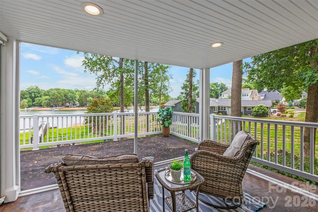 175 Woodstream Circle, Mooresville, NC 28117