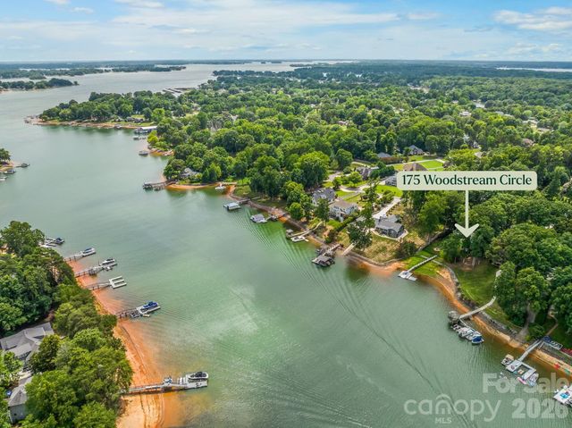 175 Woodstream Circle, Mooresville, NC 28117