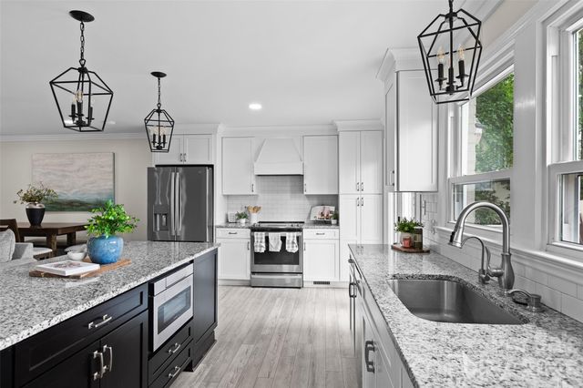 175 Woodstream Circle, Mooresville, NC 28117