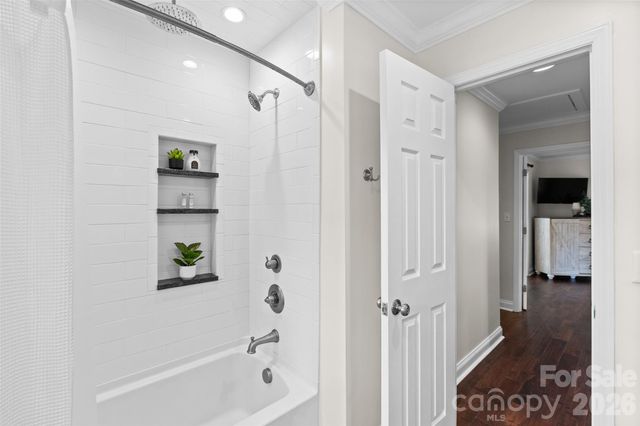 175 Woodstream Circle, Mooresville, NC 28117