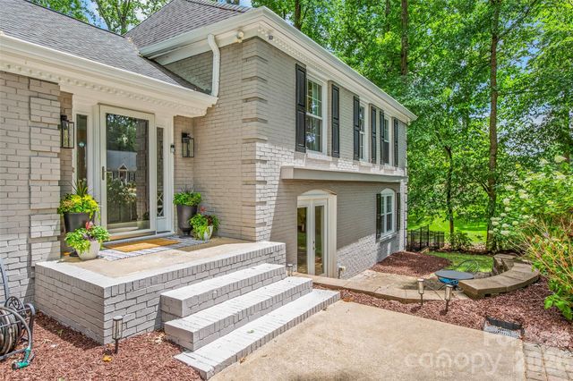 175 Woodstream Circle, Mooresville, NC 28117