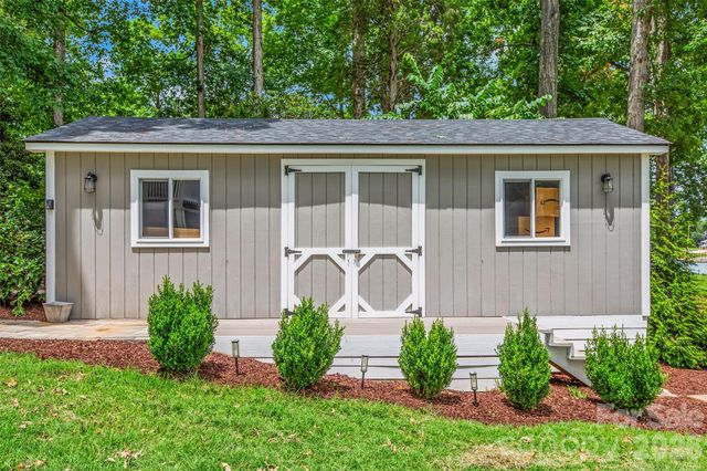 175 Woodstream Circle, Mooresville, NC 28117