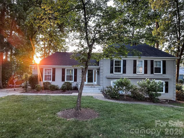 175 Woodstream Circle, Mooresville, NC 28117