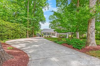 175 Woodstream Circle, Mooresville, NC 28117