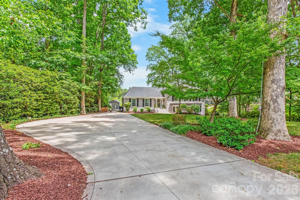 175 Woodstream Circle, Mooresville, NC 28117