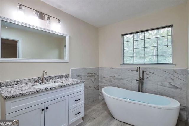 7086 Sir Galahad Way, Jonesboro, GA 30236