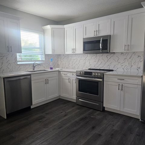 5215 E 17TH AVENUE, Tampa, FL 33619