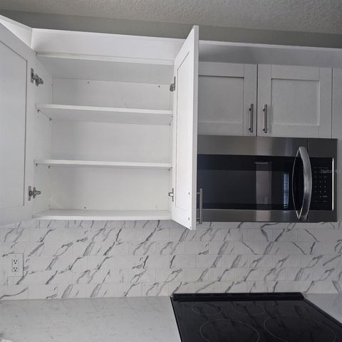 5215 E 17TH AVENUE, Tampa, FL 33619